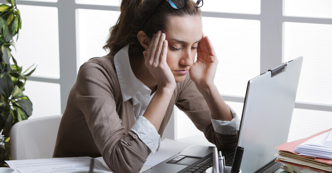 Neck Pain at Work? Your Desk May Be Only Part of the Problem